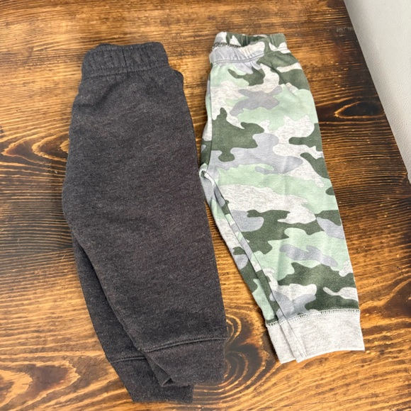 Lot Of 2 Pair Of Pants Size 6-9 Months - Picture 1 of 9